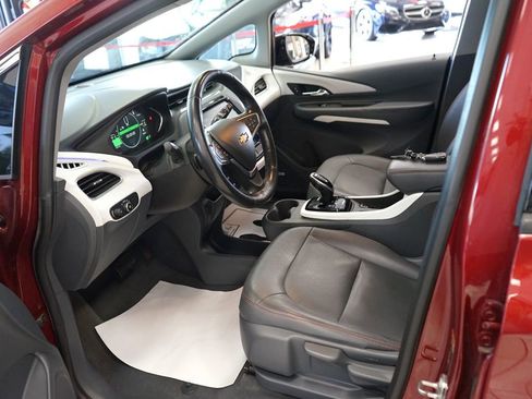 Used 2018 Chevrolet Bolt Premier w/ Driver Confidence II Package FWD image 28
