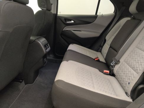 Used 2022 Chevrolet Equinox LS w/ LS Convenience Package image 18