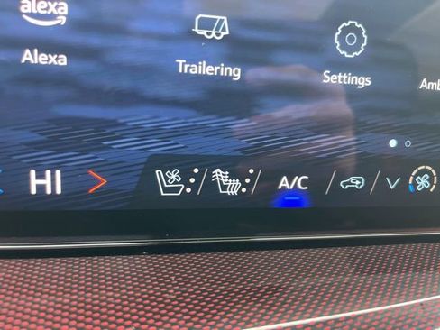 Certified 2025 Chevrolet Traverse RS w/ LPO, Floor Liner Package image 28