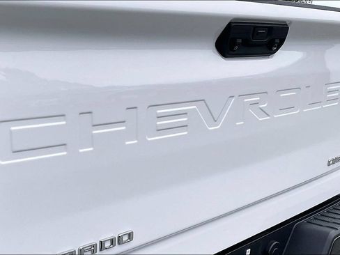 Used 2025 Chevrolet Silverado 2500 Custom w/ Custom Value Package AWD/4WD image 8