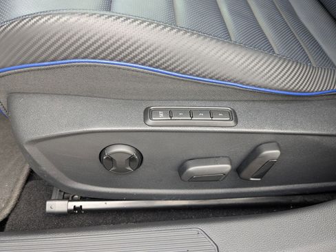 Used 2024 Volkswagen Golf R image 29