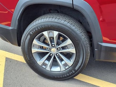 Used 2025 Chevrolet Equinox LT FWD image 24