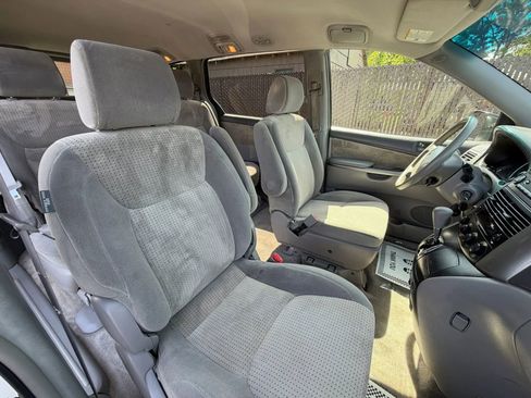 Used 2008 Toyota Sienna LE AWD/4WD image 29