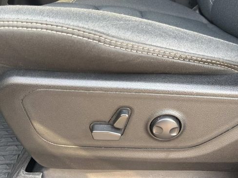 Used 2022 RAM 1500 Big Horn w/ Night Edition AWD/4WD image 22