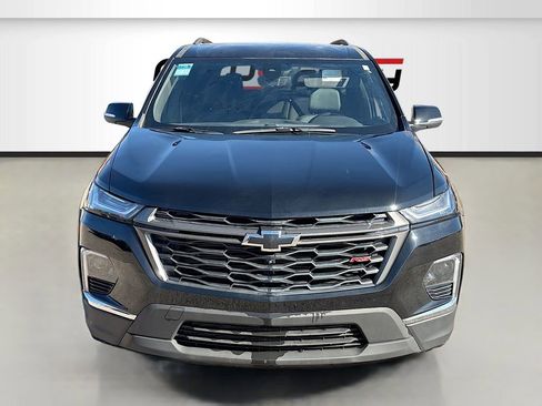 Used 2023 Chevrolet Traverse RS image 2