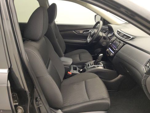 Used 2020 Nissan Rogue SV FWD image 21