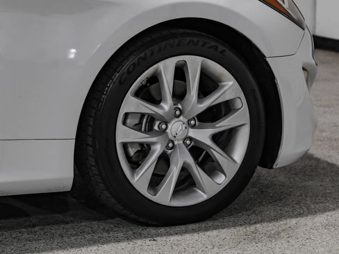 Used 2013 Hyundai Genesis 3.8 RWD image 56