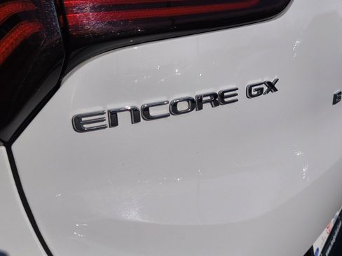 Used 2024 Buick Encore GX Sport Touring image 10