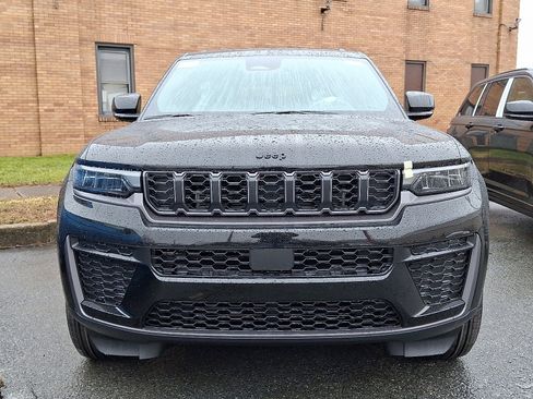 New 2026 Jeep Grand Cherokee Altitude AWD/4WD image 2