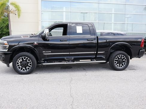 Used 2025 RAM 2500 Limited AWD/4WD image 5