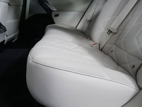 New 2026 BMW 740i RWD image 15