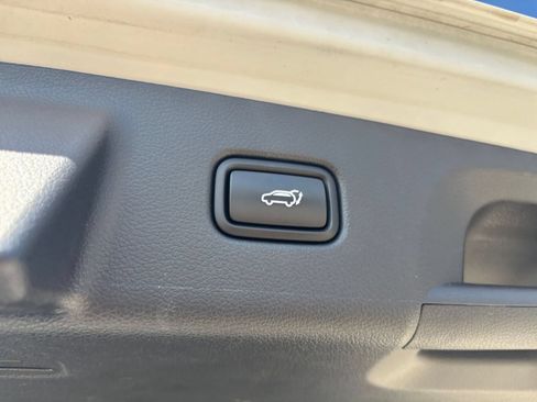 Used 2025 Hyundai Palisade SEL FWD image 24