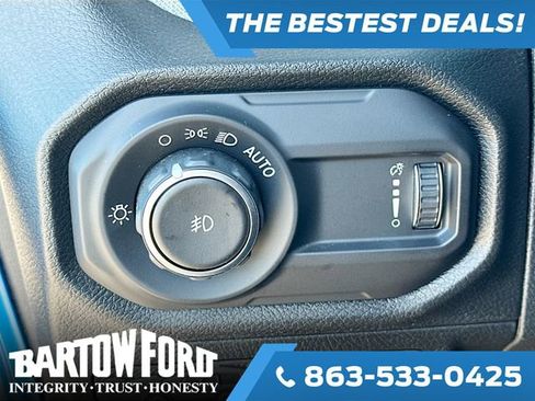 Used 2025 Jeep Wrangler Willys image 10