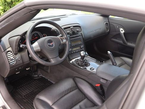 Used 2011 Chevrolet Corvette Coupe w/ 1LT RWD image 12