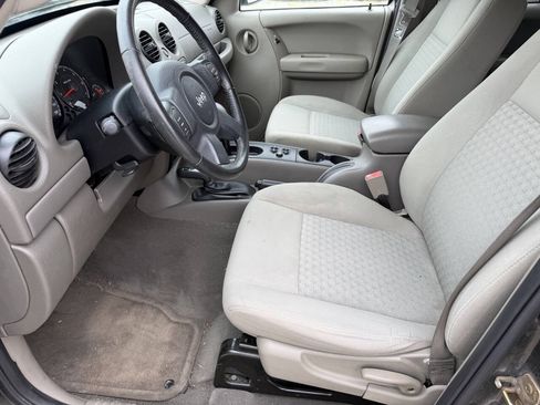 Used 2006 Jeep Liberty Sport AWD/4WD image 14