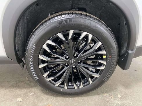 New 2026 Nissan Rogue SV FWD image 8