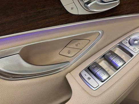 Used 2021 Mercedes-Benz GLC 300 image 10