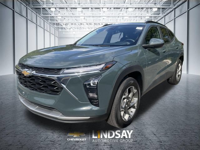 Used 2025 Chevrolet Trax LT w/ Driver Confidence Package FWD image 4