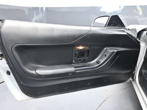 Used 1996 Chevrolet Corvette Convertible RWD image 9