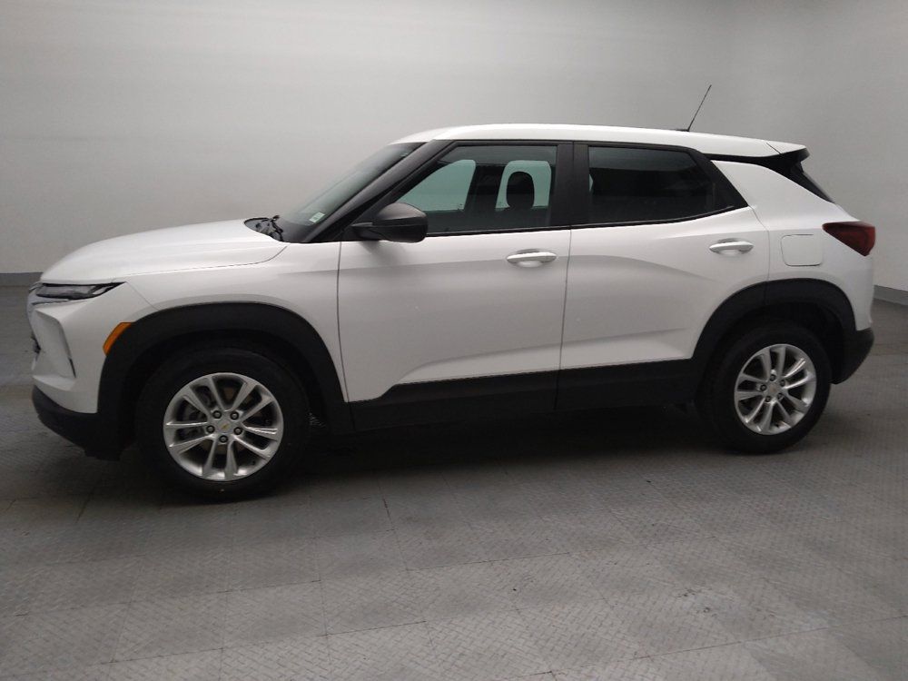 Used 2024 Chevrolet TrailBlazer LS FWD image 2