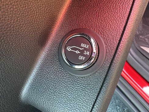 Used 2023 Chevrolet Traverse LT w/ LPO, Floor Liner Package AWD/4WD image 8