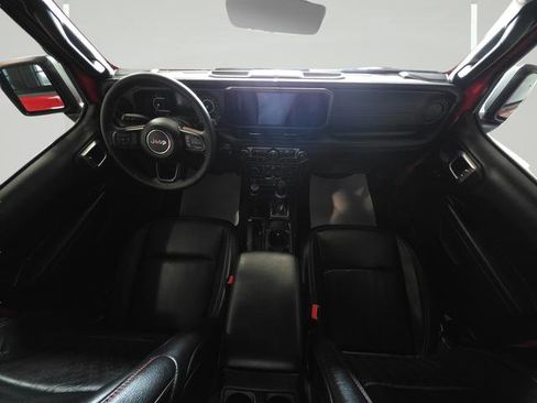 Used 2024 Jeep Wrangler Unlimited Rubicon w/ Technology Group image 30