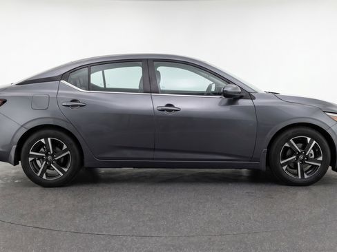 Used 2025 Nissan Sentra SV image 11