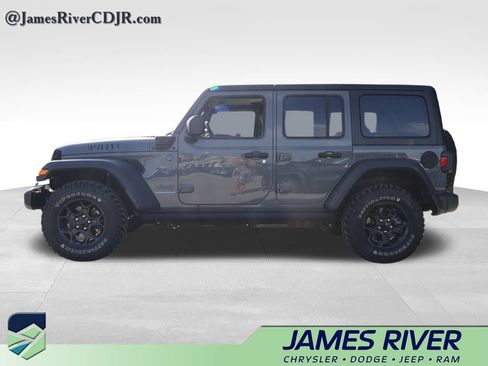 Used 2023 Jeep Wrangler Unlimited w/ Cold Weather Group AWD/4WD image 2