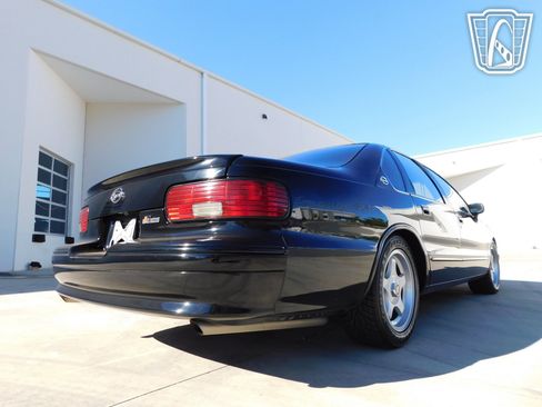 Used 1994 Chevrolet Impala SS image 25