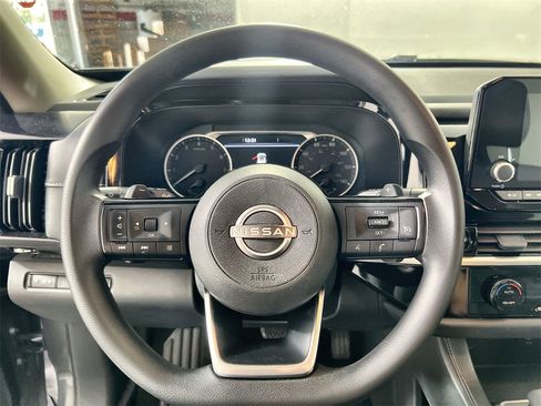 Certified 2022 Nissan Pathfinder S image 11