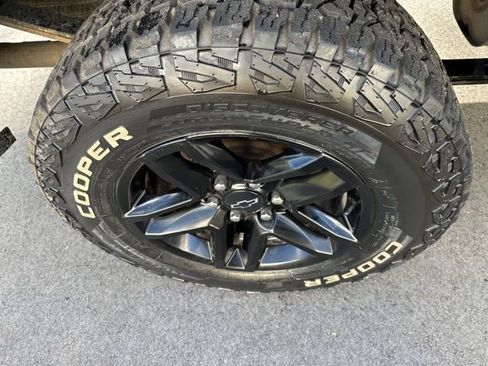 Used 2021 Chevrolet Silverado 1500 LT Trail Boss AWD/4WD image 10