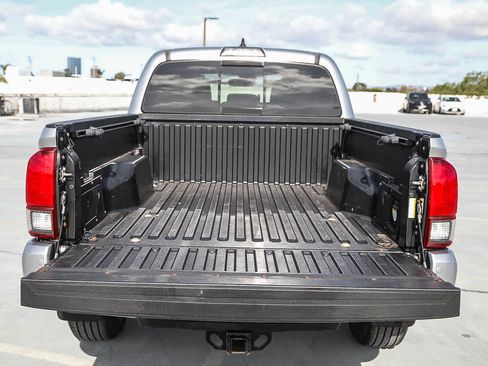 Certified 2018 Toyota Tacoma TRD Off-Road w/ Technology Package AWD/4WD image 25