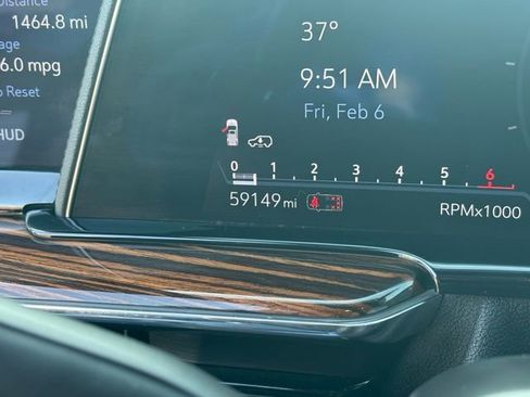 Used 2023 Cadillac Escalade Premium Luxury w/ Performance Package image 4