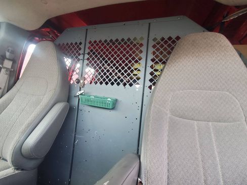 Used 2015 GMC Savana 2500 Extended RWD image 9