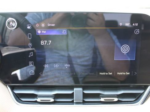 Used 2025 Chevrolet Equinox ACTIV w/ Safety and Technology Package FWD image 25