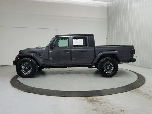 Used 2023 Jeep Gladiator Sport AWD/4WD image 5