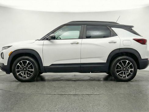 Used 2025 Chevrolet TrailBlazer LT FWD image 4