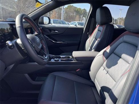 Used 2025 Chevrolet Equinox RS w/ Safety and Technology Package image 3