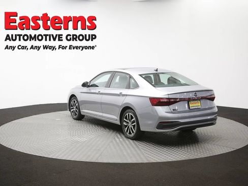 Used 2025 Volkswagen Jetta SE FWD image 63