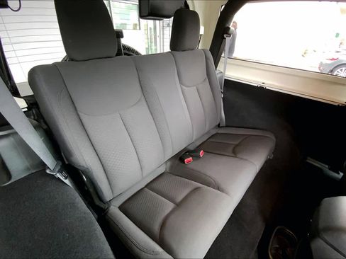 Used 2018 Jeep Wrangler Sport image 19