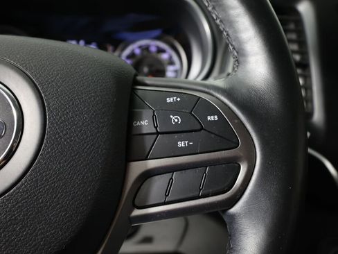 Used 2019 Jeep Cherokee Latitude w/ Cold Weather Group AWD/4WD image 33