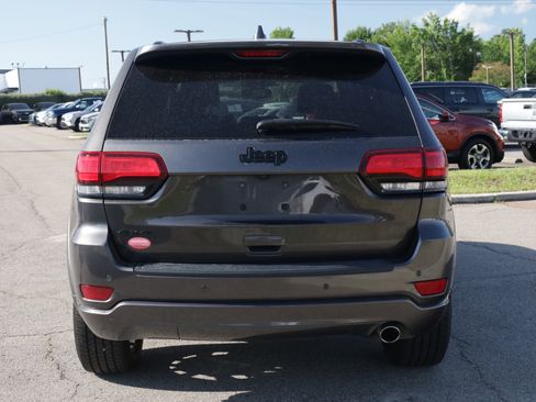 Used 2019 Jeep Grand Cherokee Altitude AWD/4WD image 4