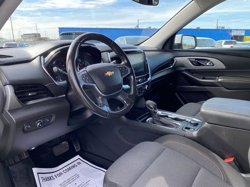 Used 2021 Chevrolet Traverse LT FWD image 9