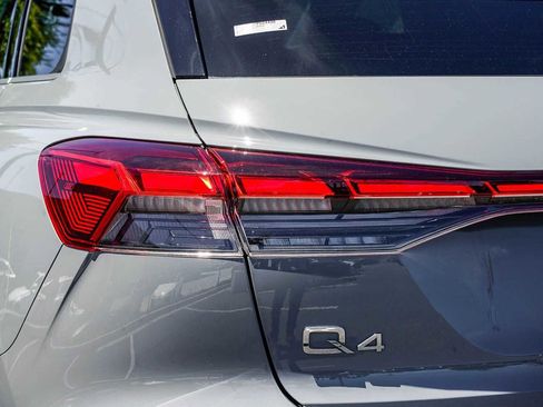Used 2023 Audi Q4 e-tron Premium Plus w/ Premium Plus RWD image 9