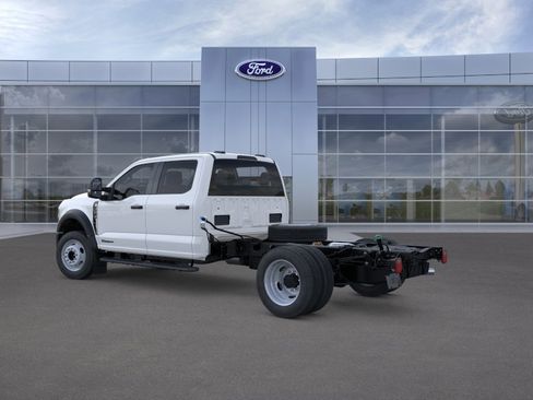 New 2026 Ford F550 4x4 Crew Cab image 4