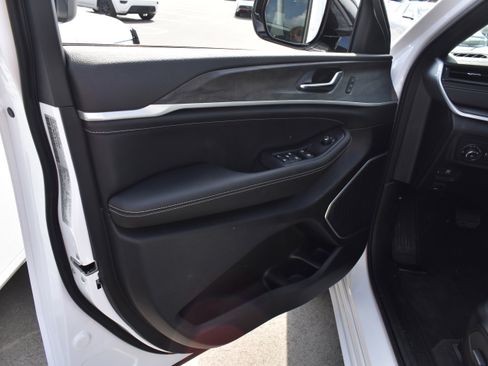 New 2026 Jeep Grand Cherokee Limited Reserve image 25