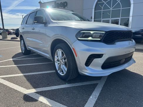 Used 2024 Dodge Durango GT AWD/4WD image 3