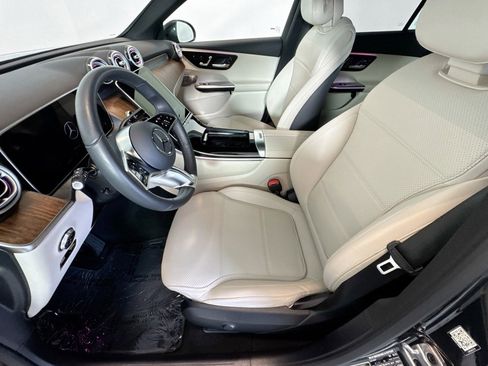 Used 2026 Mercedes-Benz GLC 300 image 19