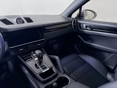 Certified 2022 Porsche Cayenne Coupe image 24