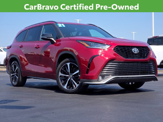 Used 2021 Toyota Highlander XSE AWD/4WD image 2